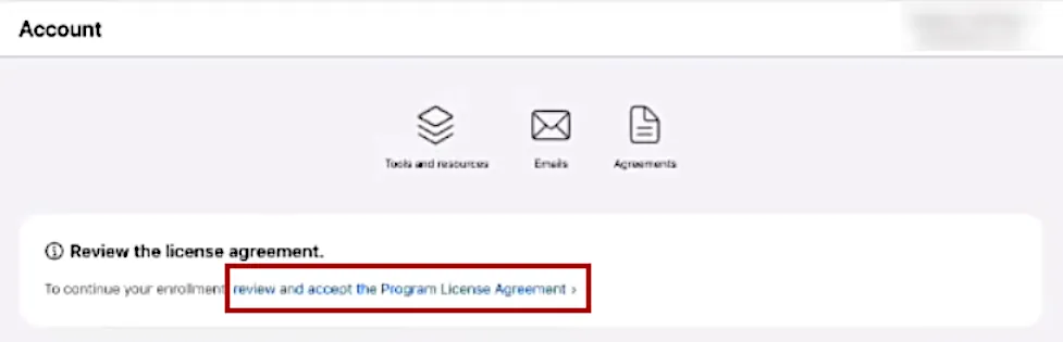 Een screenshot van het overzicht van het Apple developer account met de link naar de licentieovereenkomst gemarkeerd.