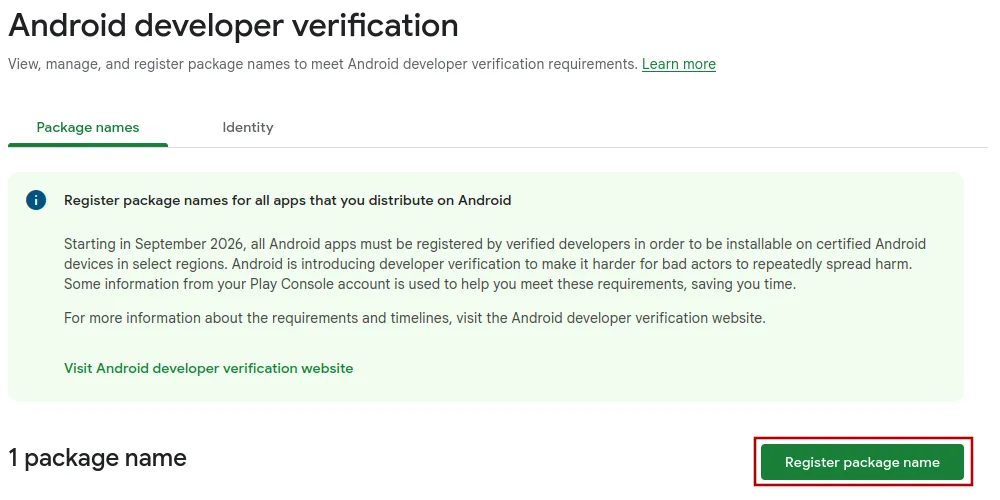 Une capture d’écran de la page de vérification du développeur Android avec le bouton pour enregistrer un nom de package mis en évidence.
